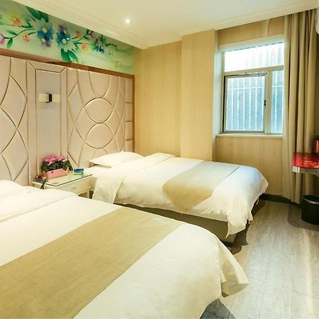 格林联盟上海虹桥机场动物园地铁站酒店 外观 照片